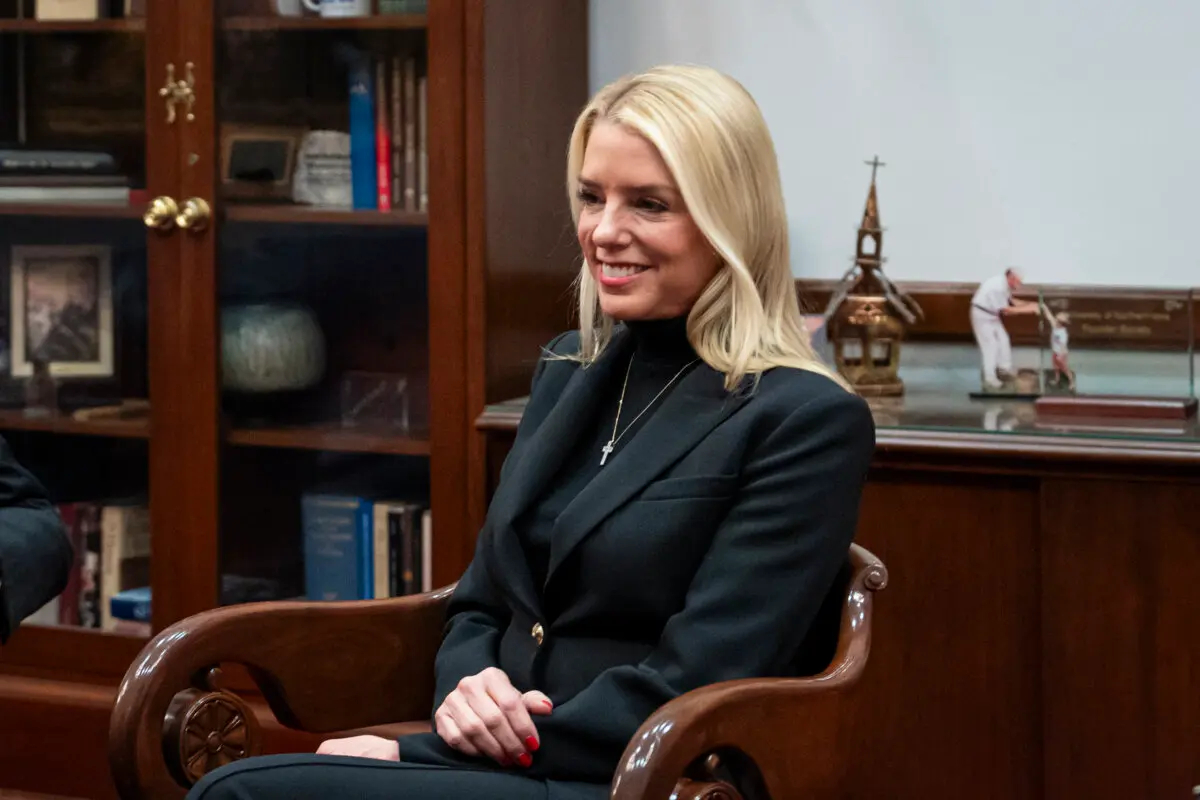 La nominada a fiscal general Pam Bondi en el Capitolio en Washington el 2 de diciembre de 2024. (Madalina Vasiliu/The Epoch Times)