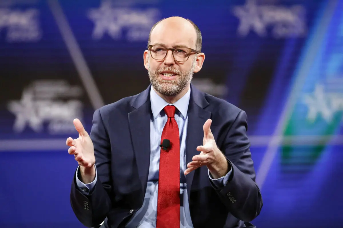 Russ Vought, director en funciones de la Oficina de Gestión y Presupuesto, habla en la convención CPAC en National Harbor, Maryland, el 29 de febrero de 2020. (Samira Bouaou/The Epoch Times)