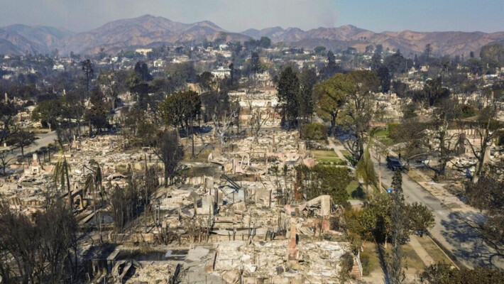 California permite a peritos de seguros foráneos, ayudar en recuperación tras incendio en Los Ángeles