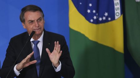 Bolsonaro sobre fraudes na Bolívia: ‘O voto impresso é sinal de clareza para o Brasil’