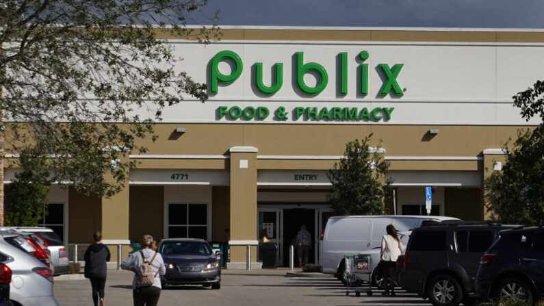 Una tienda de Publix Food & Pharmacy donde se estaban administrando vacunas contra el COVID-19, en Delray Beach, Florida, el 29 de enero de 2021. (Joe Raedle/Getty Images)
