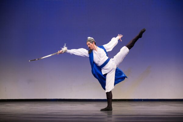 Monty Mou baila como el poeta Li Bai