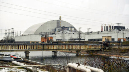 Ucrania dice que incendios forestales cerca de Chernóbil han despertado preocupación por la radiación