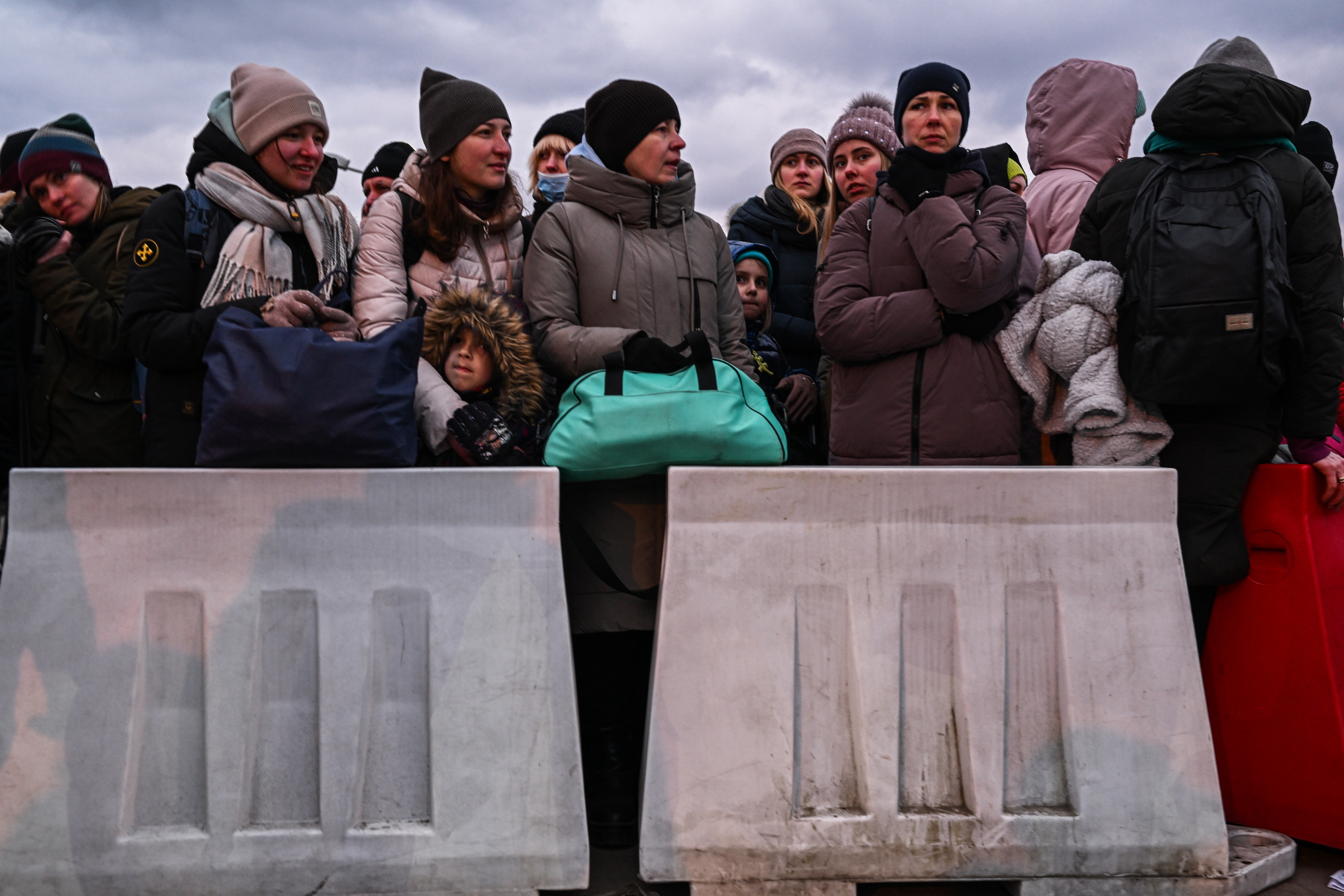 Más de 1 millón de ucranianos llegan a Polonia en busca de refugio de la invasión rusa