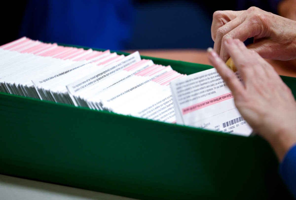 Papeletas de votos por correo no enviadas en Nevada aparecieron contadas “por error”, dicen funcionarios