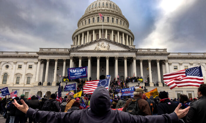 Manifestantes se reúnen frente al Capitolio de Estados Unidos el 6 de enero de 2021, en Washington. (Brent Stirton/Getty Images)
