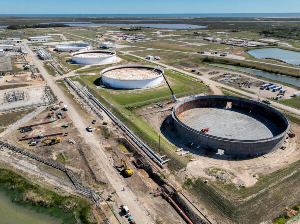 Tanques de la Reserva Estratégica de Petróleo en en Freeport, Texas, el 19 de octubre de 2022. (Brandon Bell/Getty Images)
