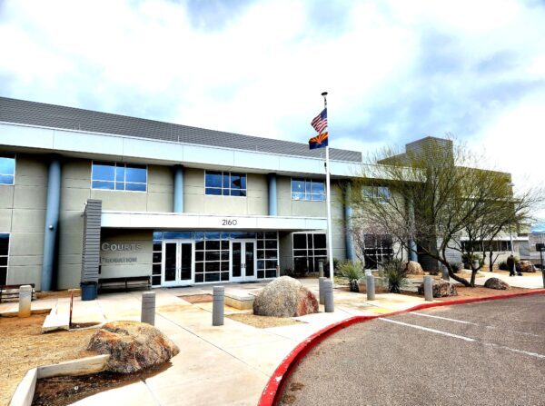 El Centro de Justicia de Nogales en Nogales, Arizona, el 22 de febrero de 2023. (Allan Stein/The Epoch Times)
