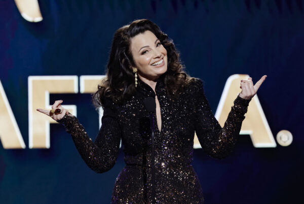 La presidenta de la SAG-AFTRA, Fran Drescher, habla en el escenario durante la 29ª entrega anual de los Screen Actors Guild Awards en el Fairmont Century Plaza de Los Ángeles, California, el 26 de febrero de 2023. (Kevin Winter/Getty Images)
