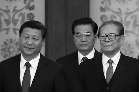 Xi Jinping; su antecesor, Hu Jintao; y el ex cabecilla Jiang Zemin