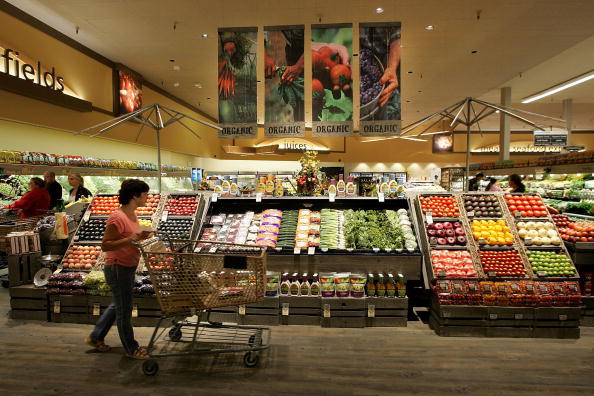 Según una ONG francesa, las frutas y verduras que se compran cotidianamente en los supermercados contienen restos de pesticidas agrotóxicos. (Foto: Justin Sullivan/Getty Images)