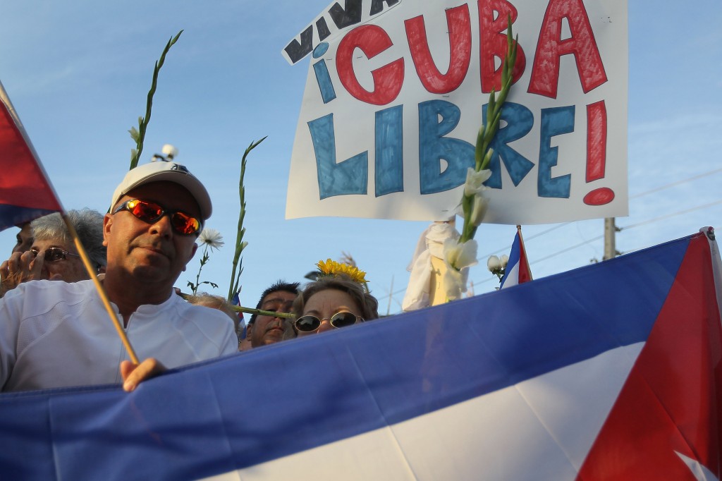 Foto de archivo: Centenares de exiliados cubanos condenan en Miami la "traición" de Obama. (Foto: Joe Raedle/Getty Images)