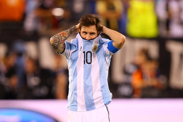 Lionel Messi se perdería los próximos partidos de la selección argentina por una lesión. (Getty Images/Creative)