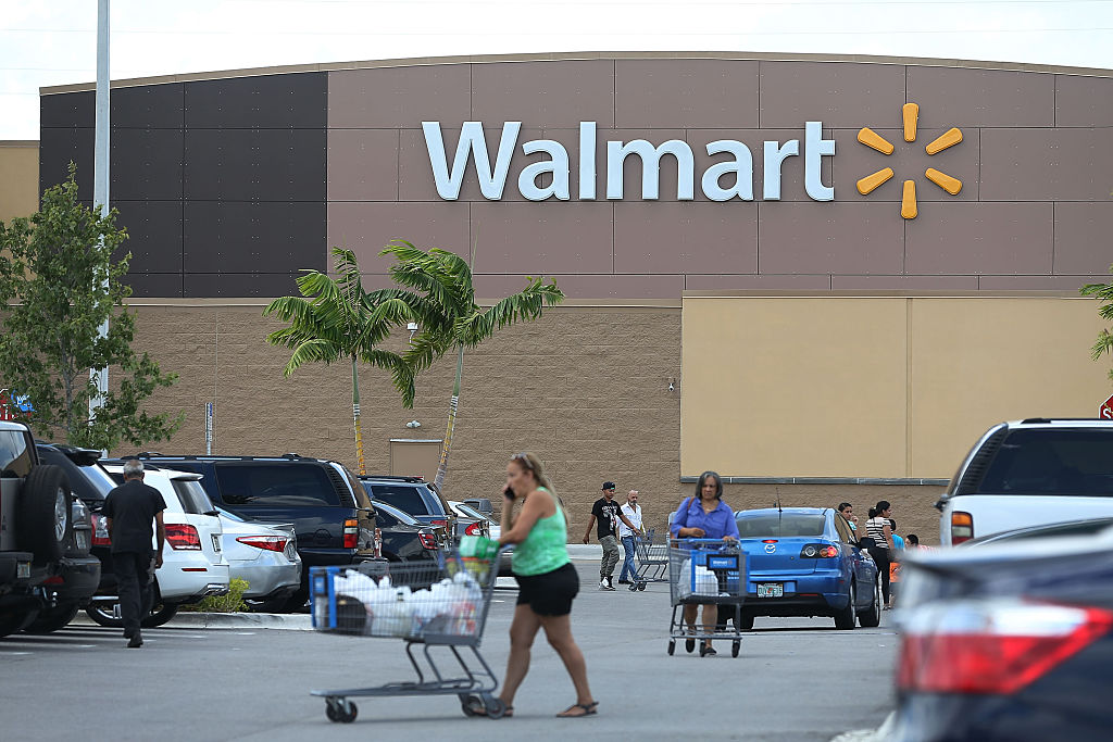 Walmart en Miami, Florida. (Foto por Joe Raedle/Getty Images)