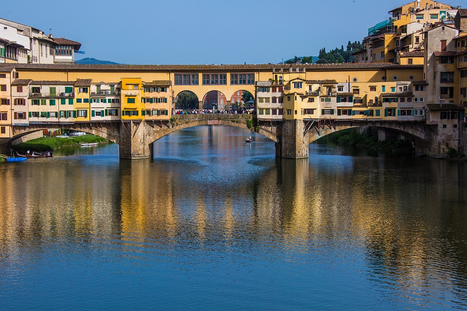 Puente reflexión florencia, Italia. (Pixabay,com)