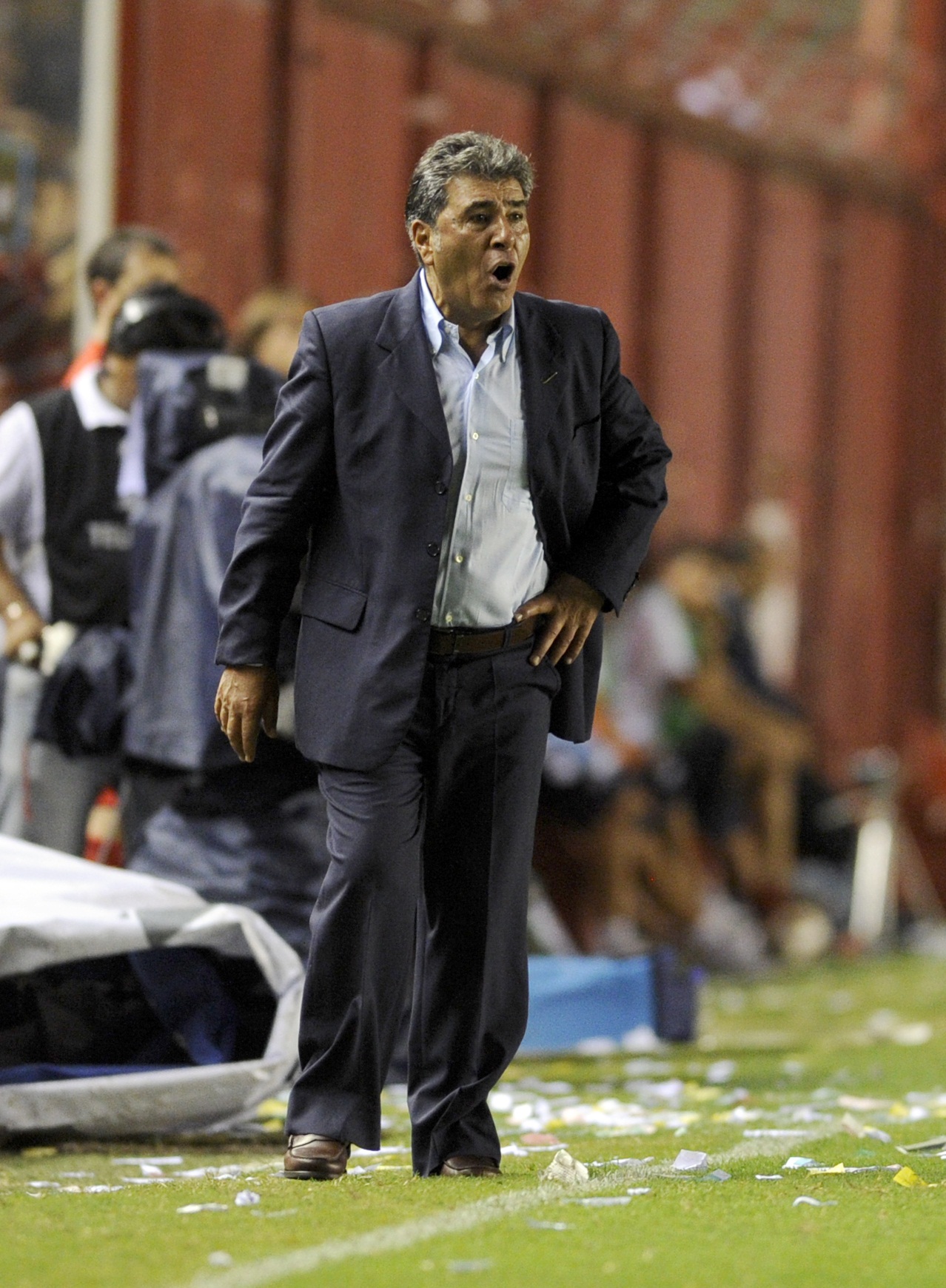 Chilian coach Carlos Reinoso of Mexico's CF America gestures during the Copa Libertadores 2011 group 3 football match against Argentinos Juniors of Argentina at Diego Maradona stadium in Buenos Aires, Argentina, on February 24, 2011. Argentinos Juniors won 3-1. AFP PHOTO / Juan Mabromata (Photo credit should read JUAN MABROMATA/AFP/Getty Images)