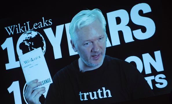 El fundador de WikiLeaks, Julian Assange, participó vía video de una conferencia de prensa, en Berlín, con motivo del décimo aniversario del grupo activista. (Foto: STEFFI LOOS/AFP/Getty Images)
