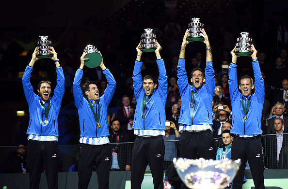 (L-R) Argentina's Leonardo Mayer, Guido Pella, Federico Delbonis, Juan martin del Potro and coach Daniel Orsanic celebrate with after winning the Davis Cup World Group final between Croatia and Argentina on November 27, 2016 at the Arena hall in Zagreb. / AFP / - (Photo credit should read -/AFP/Getty Images)