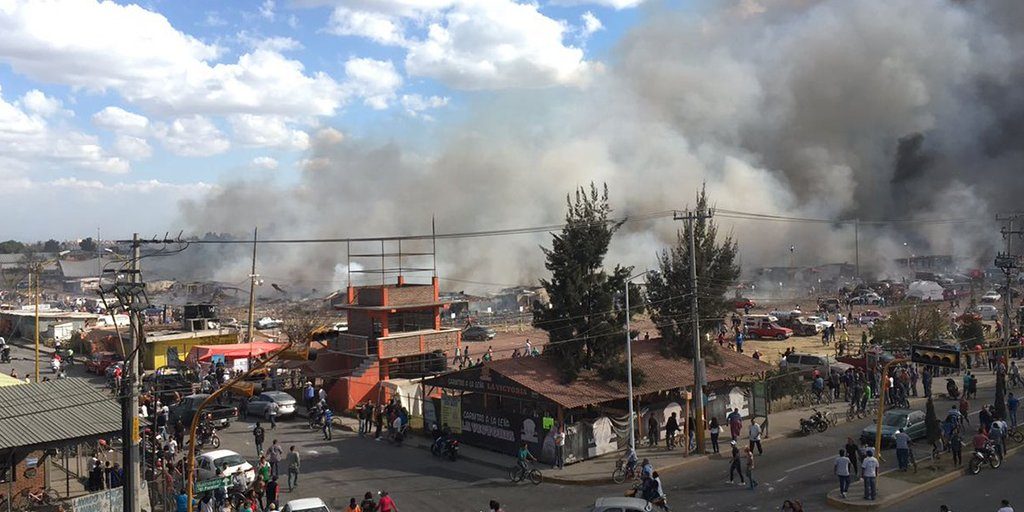 Al menos 9 muertos y 70 heridos por explosión en mercado de pirotecnia en Tultepec. Foto: Alcaldes de México