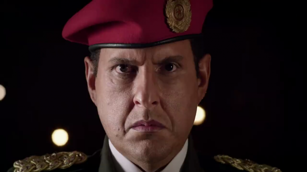 Hugo Chávez caracterizado por el actor colombiano Andrés Parra