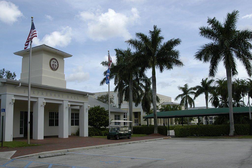 El presidente Trump visitará las instalaciones de Saint Andrew's School (Florida). Foto: Wikimedia Commons.