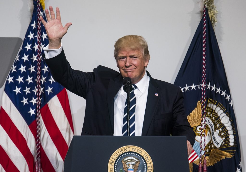 El presidente de Estados Unidos, Donald Trump, habla en el Comité Nacional Congresional Republicano, el 21 de marzo de 2017, en Washington, DC.