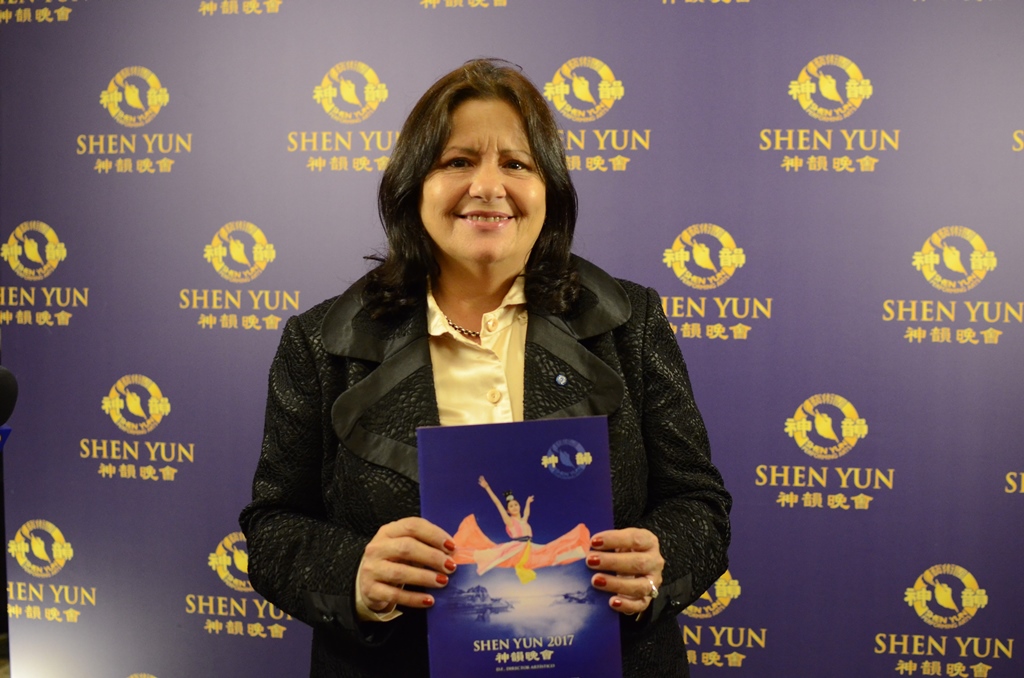 La Dra. Adriana Donato, presidente del Consejo de la Magistratura de la Nación Argentina, en la presentación de Shen Yun en el Teatro Ópera de Buenos Aires, el 21 de abril de 2017